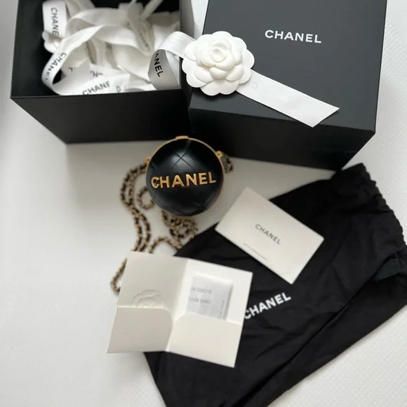 CHANEL COLLECTIBLE BAG LIMITED EDITION 2022 - Picture 5 of 9